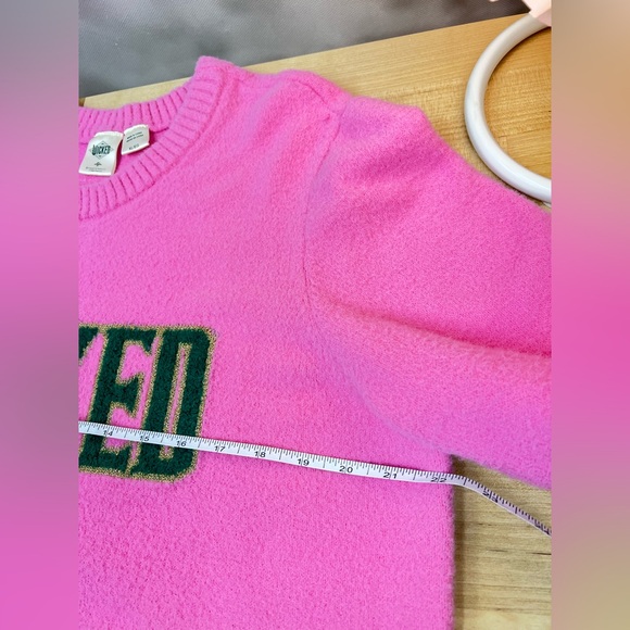 Wicked Pink super soft Sweater for the Wicket fanatics - Picture 6 of 9
